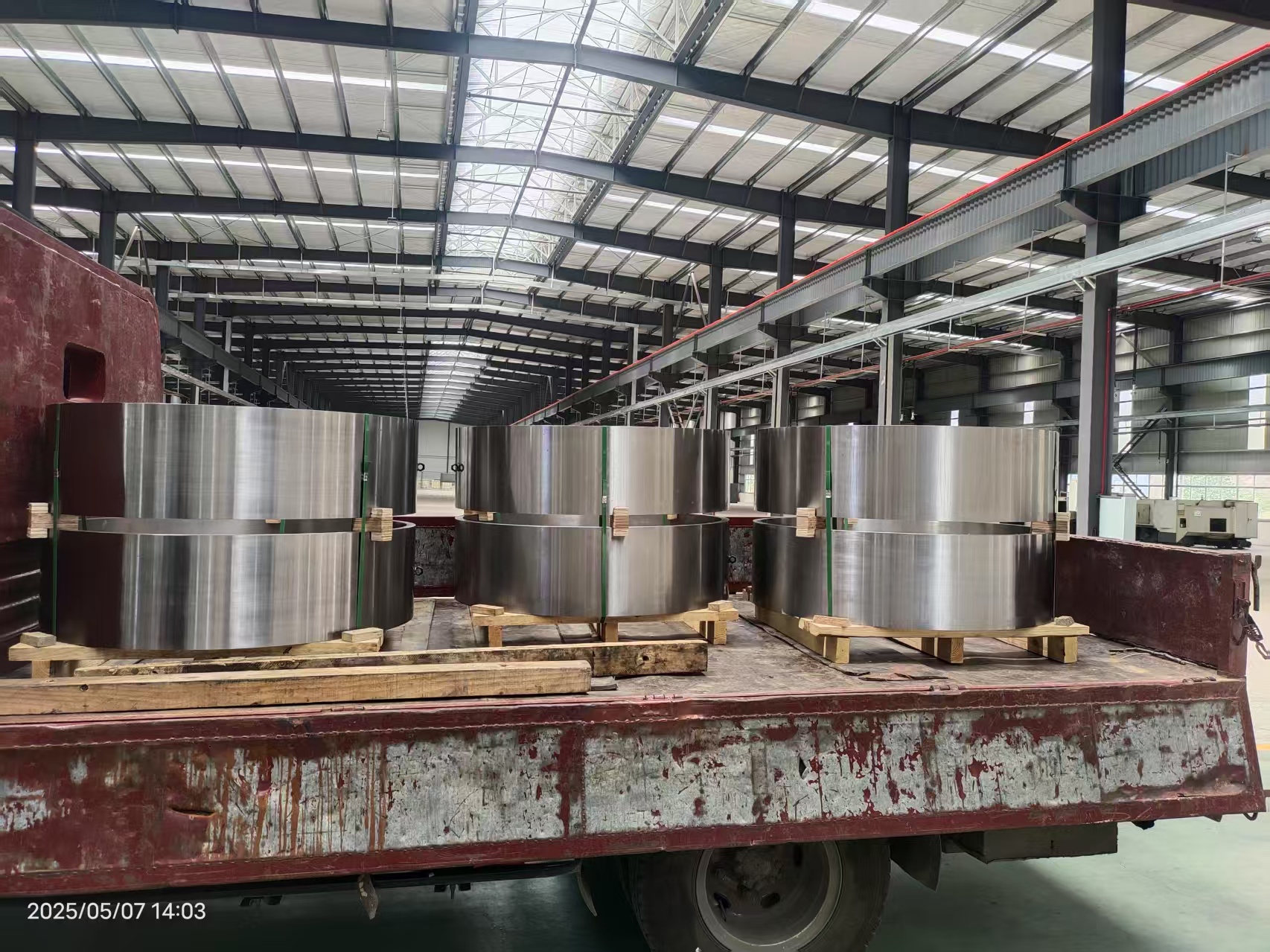 ¿Para qué tipo de equipos mecánicos forjados son adecuados los forjados de eje delantero de eje hueco?