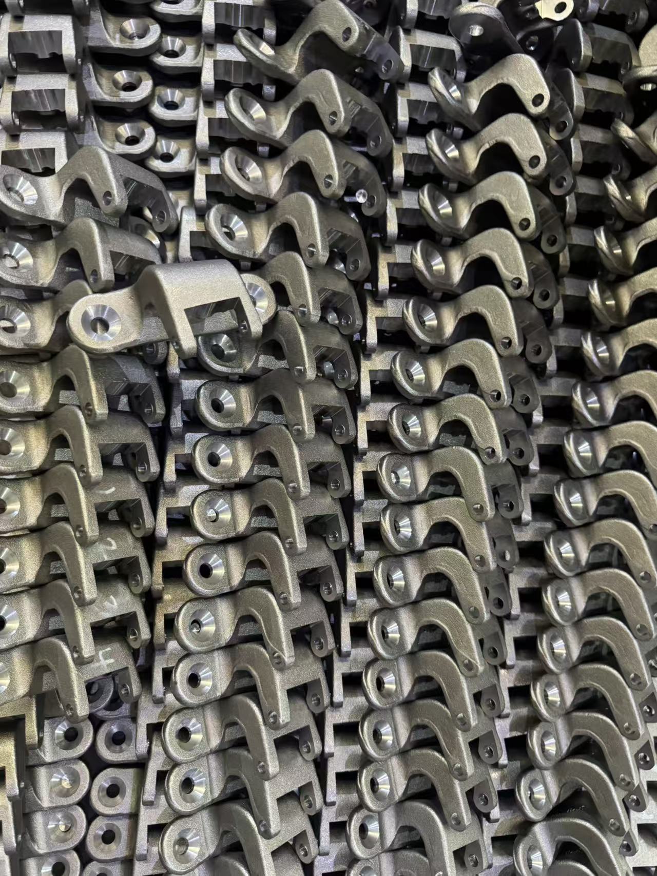 Puntos clave para forjar bisagras de puertas para automóviles